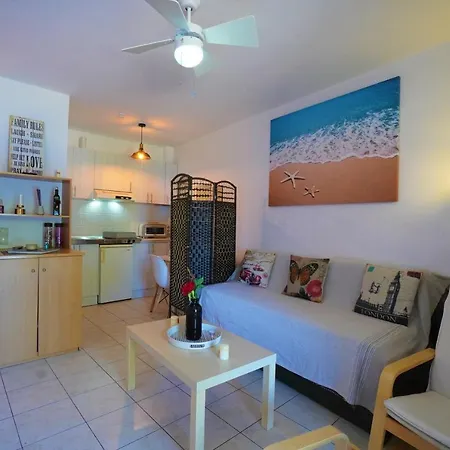 Mandy Seafront Apartment *